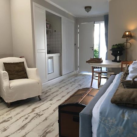 De Vijverkamer-----privé diner op de kamer mogelijk!! Hoogeveen Extérieur photo