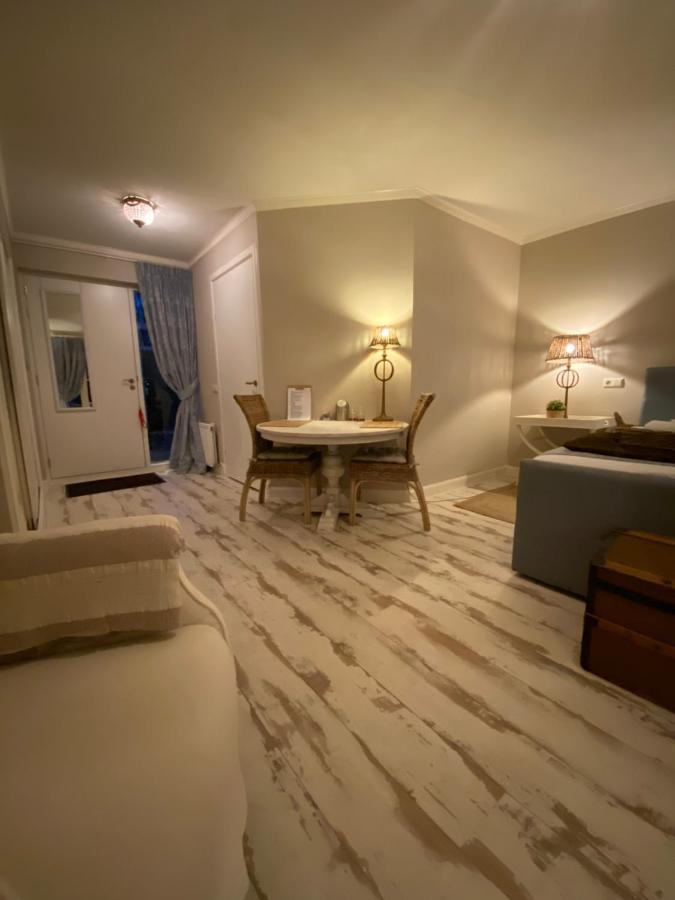 De Vijverkamer-----privé diner op de kamer mogelijk!! Hoogeveen Extérieur photo