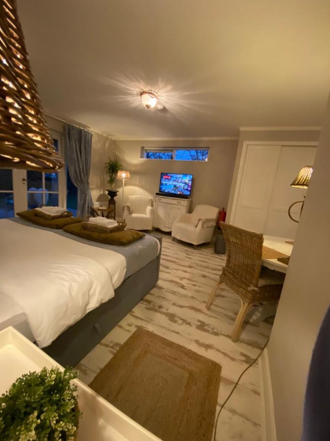 De Vijverkamer-----privé diner op de kamer mogelijk!! Hoogeveen Extérieur photo